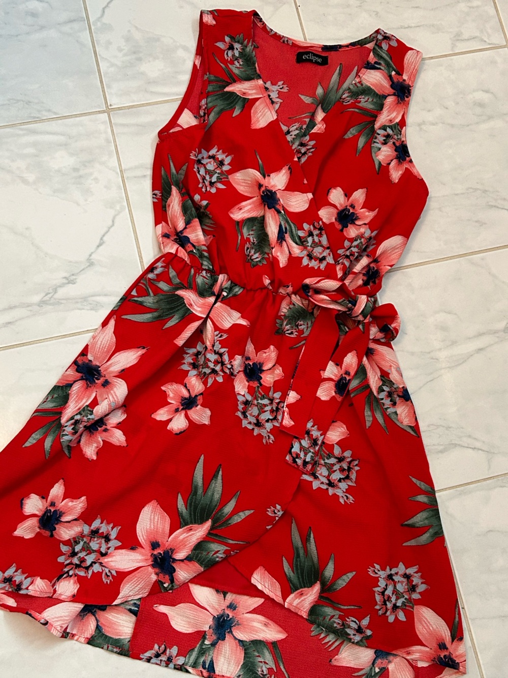 Eclipse Red pink green Floral dress.  Waist tie   EUC!